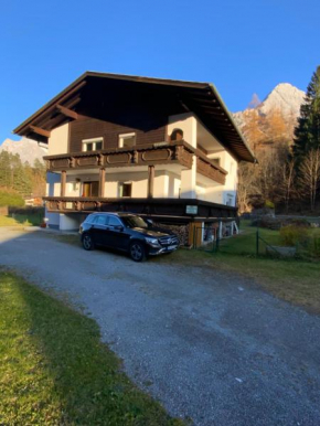Гостиница Haus Sonnenspitze - Fam. Nessler  Бибервир